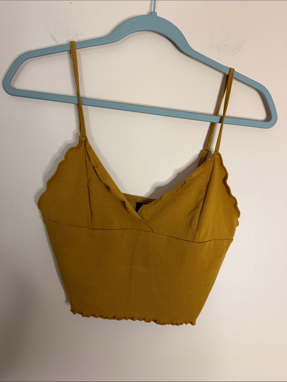 Women’s Mustard Scallop-Trim Cami Top